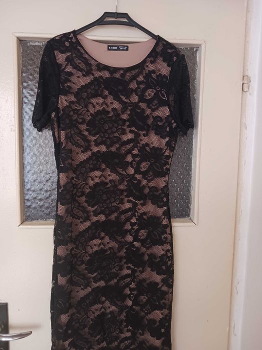 Черна официална рокля