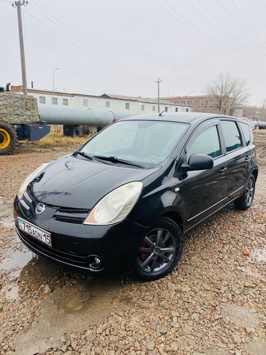 Продам машину Нисан