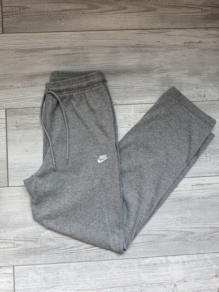 Мъжко! Чисто ново оригинално долнище Nike Club French Terry