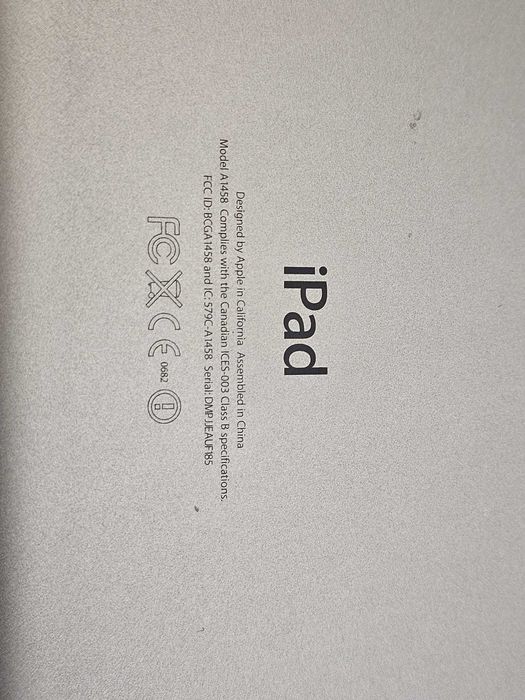 ipad 4 A1458 defect, display ok, baterie ok, carcasa A+