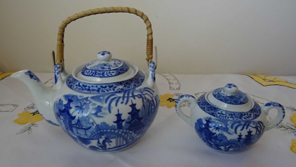 чайник и захарница (Nippon),  "Япония".