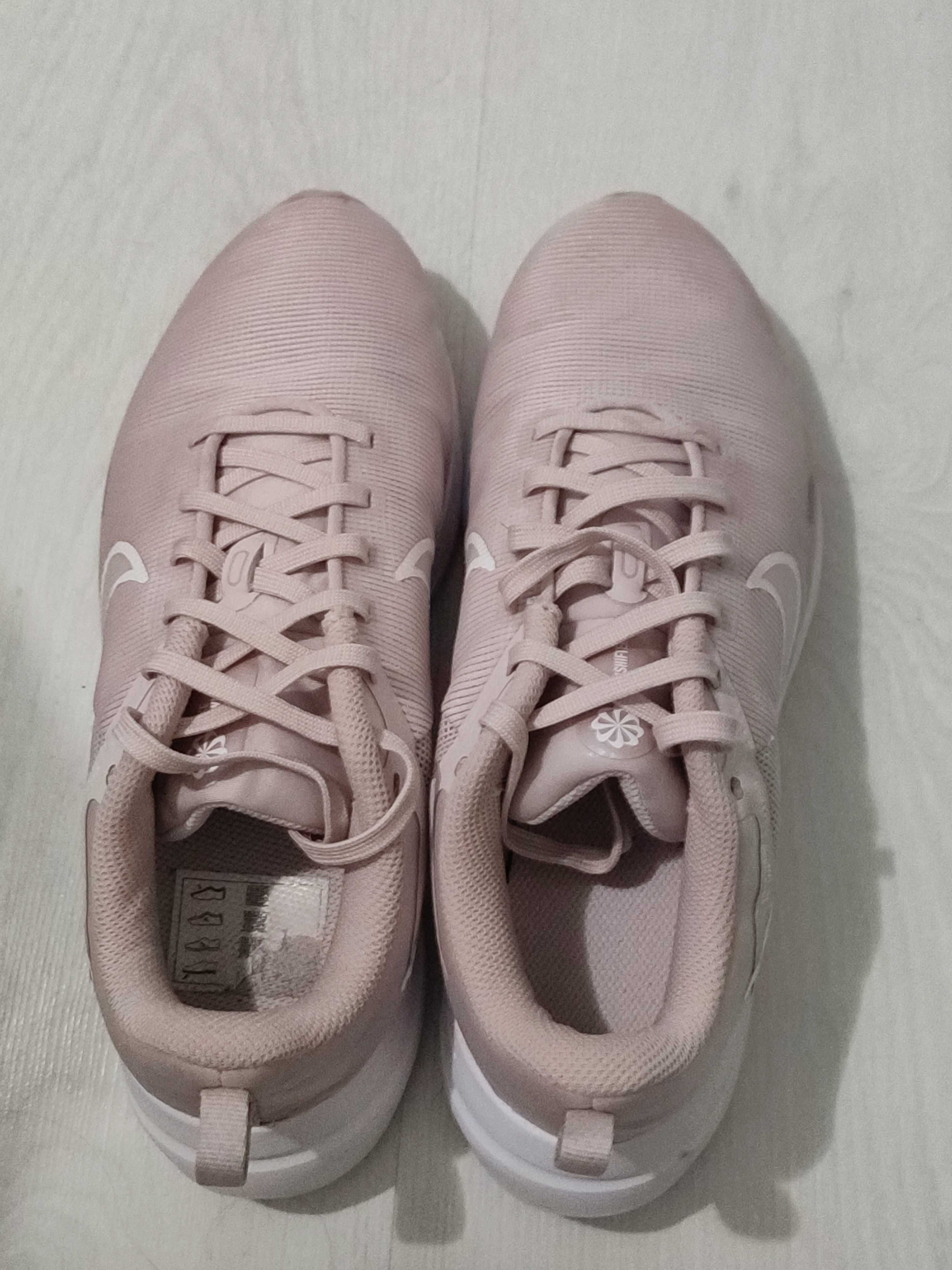 Маратонки Nike - 38