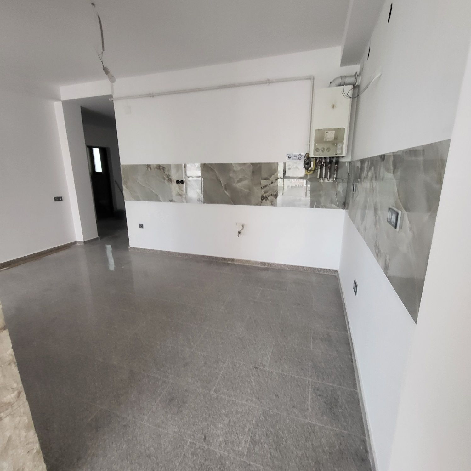 Se vinde apartament-local birouri