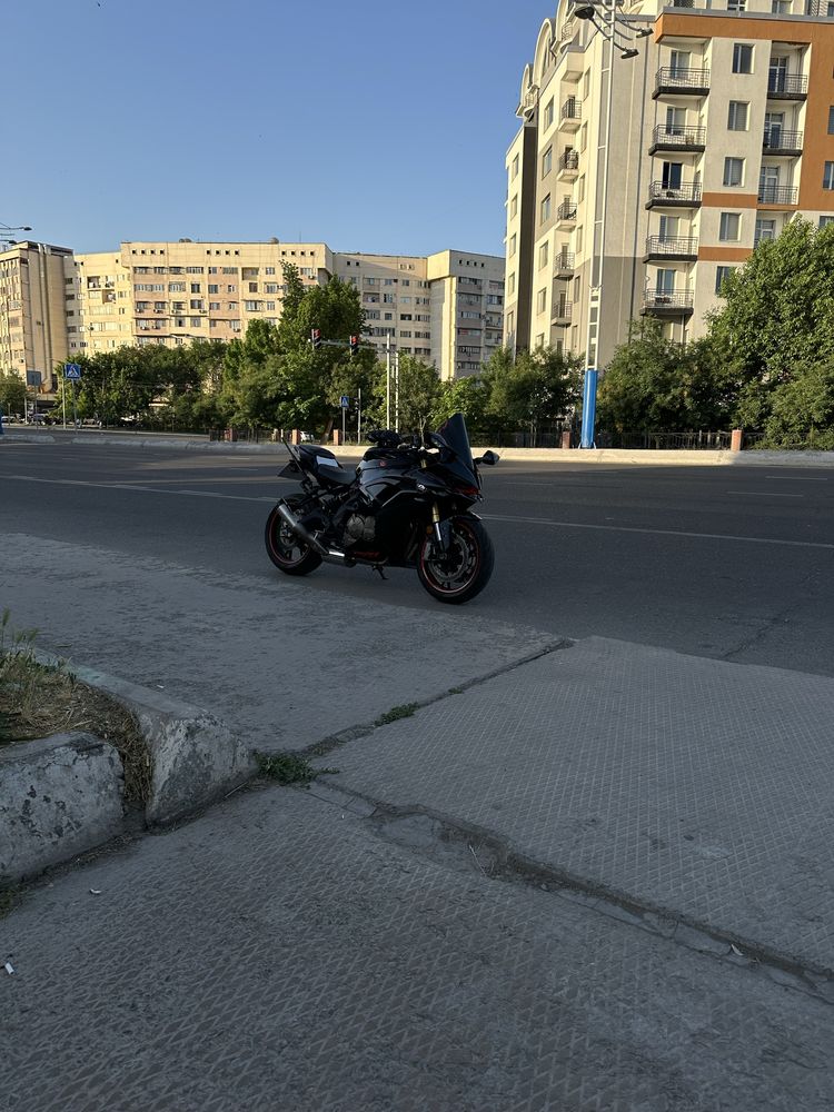 Motosikl Qj moto 600 rr sotilad