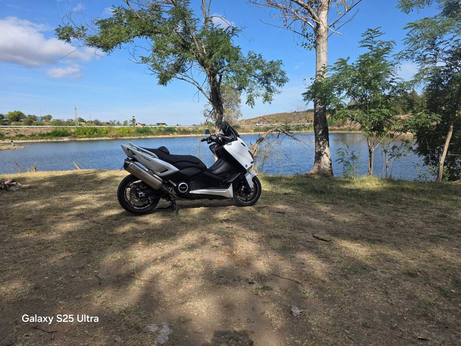 Yamaha T-max 530