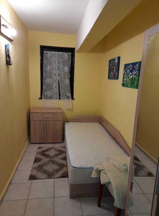 Дава се под наем Тристаен апартамент в Бургас, Център - 72 кв.м за 357 € - Снимка #2