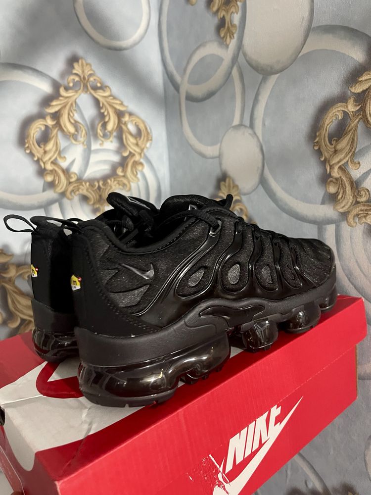 Nike Vapor Max Plus Black