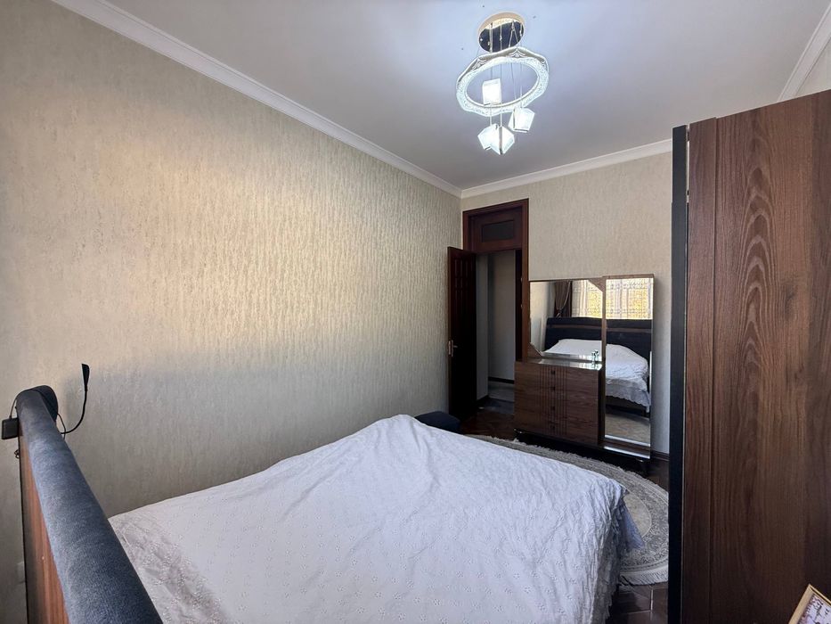 Продается Дом 3/2/3 Юнусабадский район Ор.р: Рядом с рынком Малика.