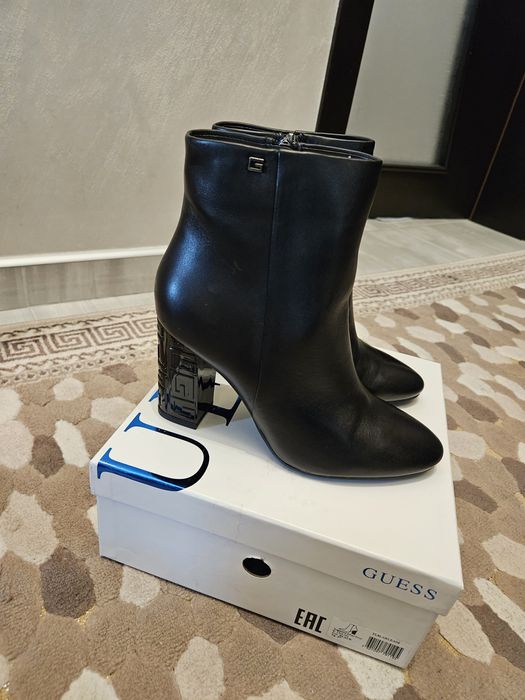 GUESS боти естествена кожа 37р черни
