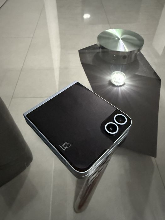 Samsung Z Flip 6 blue 512GB / 12GB RAM • NOU / NEACTIVAT •