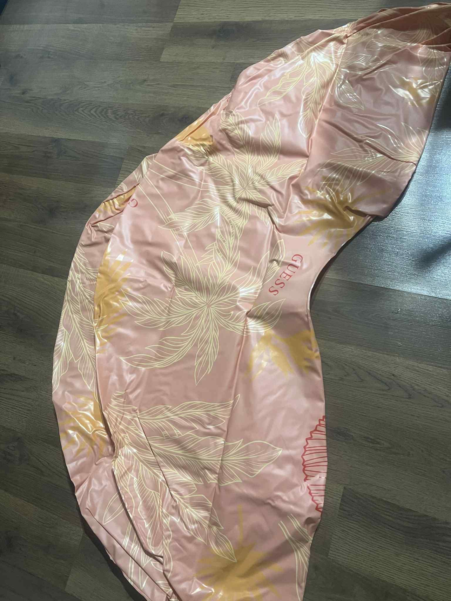 Чисто нов пояс Guess