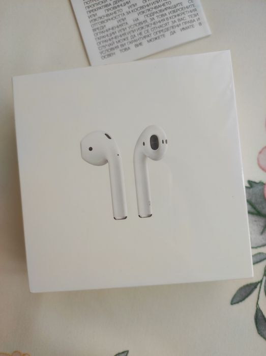 Apple Airpods 2 with charging case