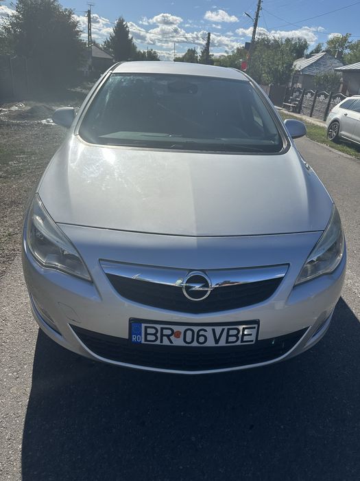Opel Astra J 2010