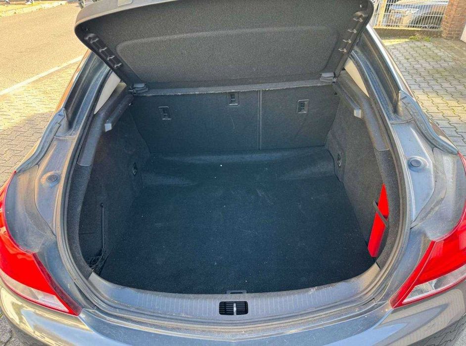 Opel Insignia на части 3 броя