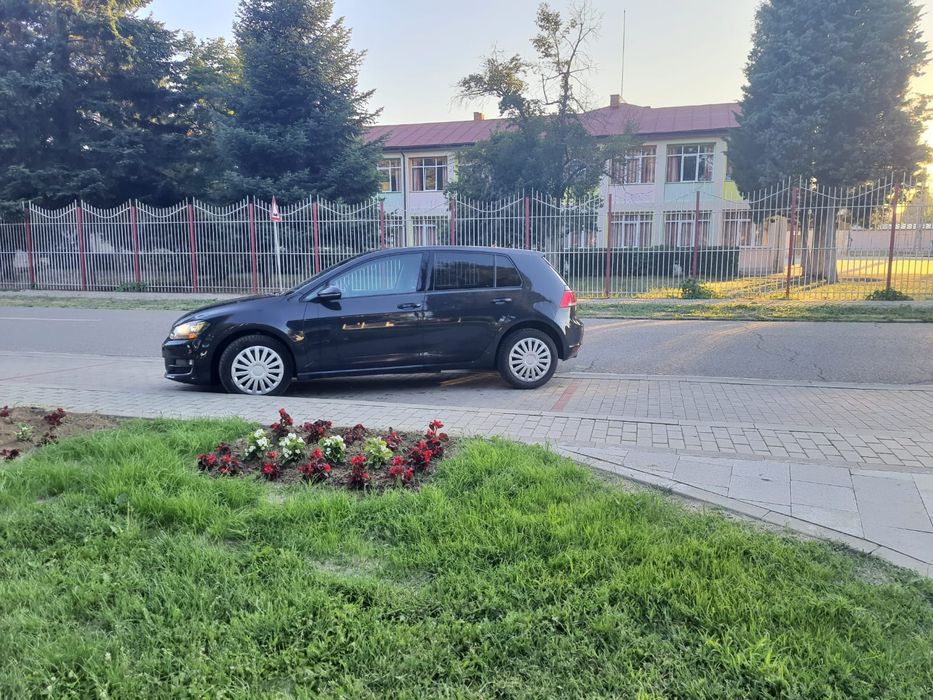 Vând Volkswagen Golf 7  2017
