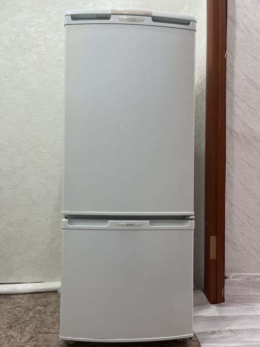 Холодилник 2-х камерный бирюса