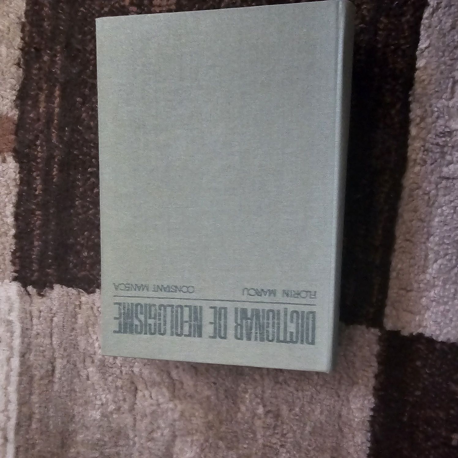 Dictionar de neologisme