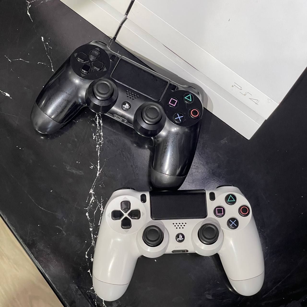 PlayStation 4/ 500gb   Korea   2 джойстик 12.52