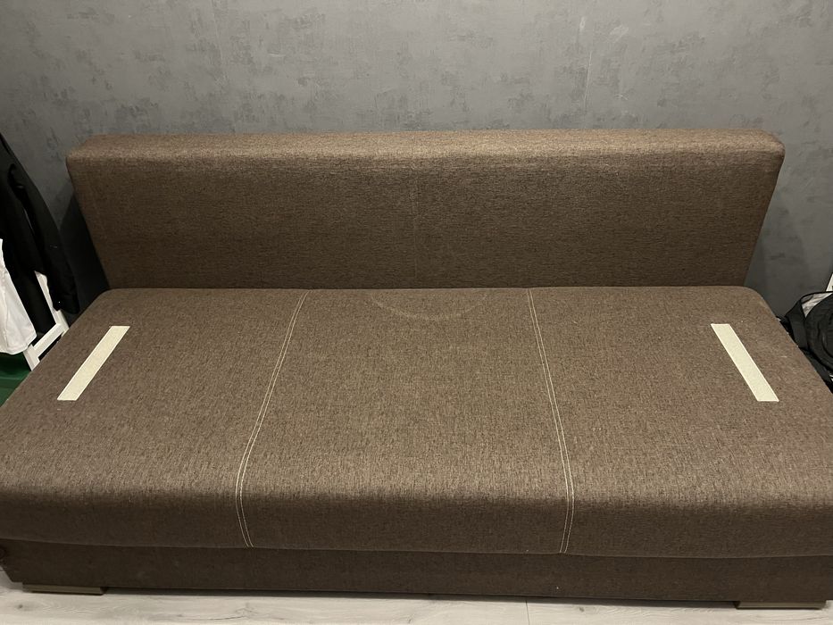 продаю диван в хорошем состоянии