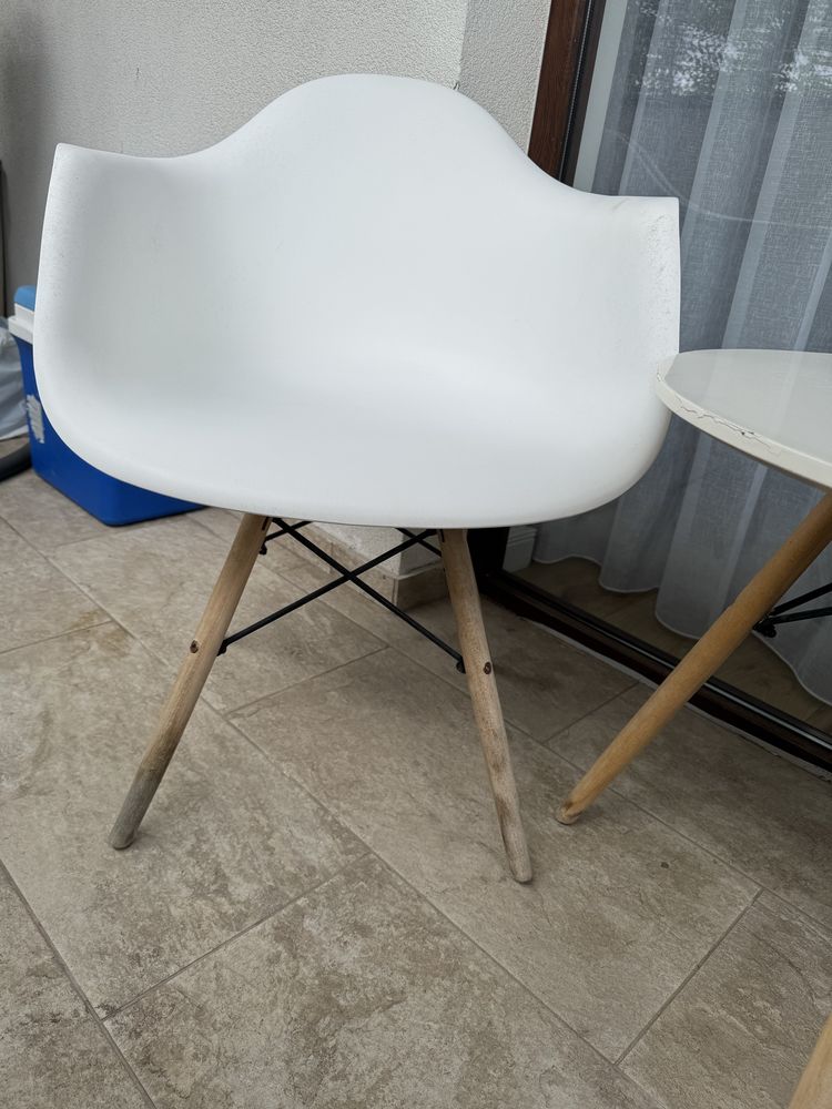 Masuta si scaube exterior