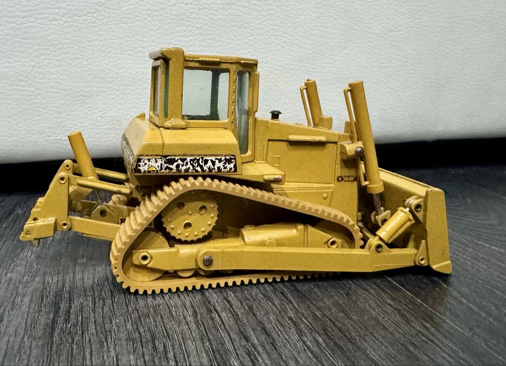 Продавам макети на багери и камиони 1/50 JOAL NZG CONRAD NORSCOT ERTL