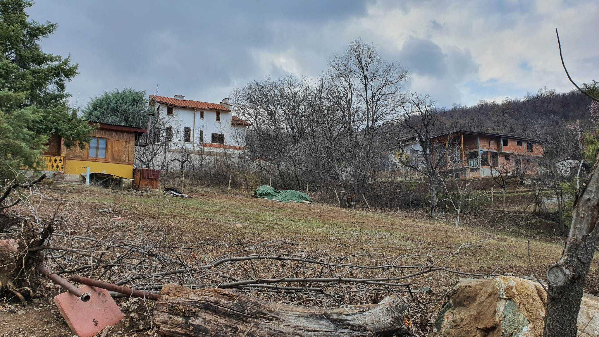 279кв.м. парцел в с.Храбрино, Втора Вилна Зона, местност Скелето