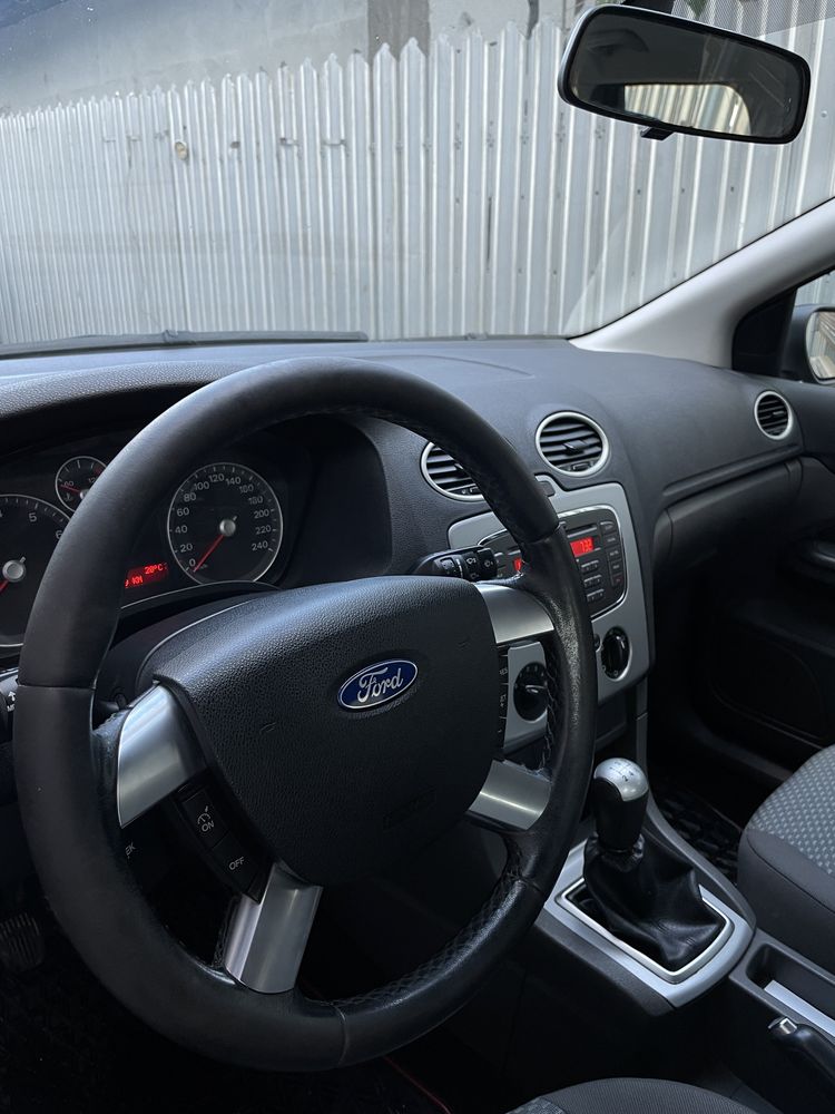 Vand Ford Focus 1.4 benzină