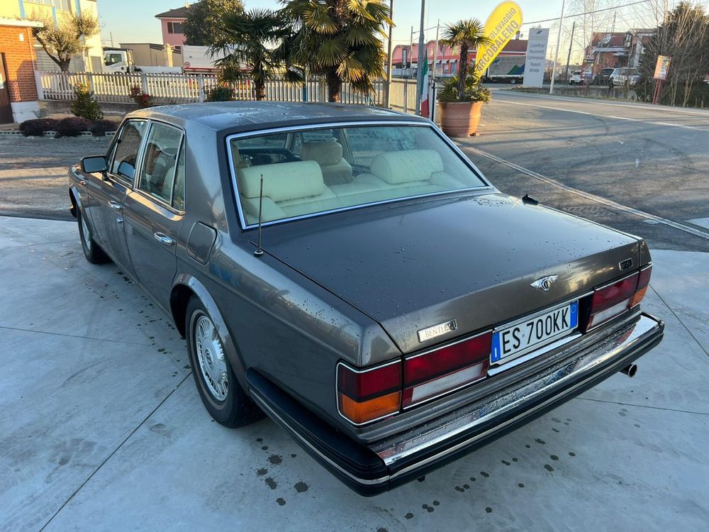 Bentley rolls royce sz 2 masina istorica recent adusa am 1988