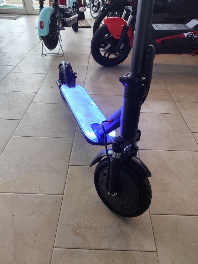 Уникална Електрическа тротинетка m365 Светещ борд Окачване  350w 7.8Ah