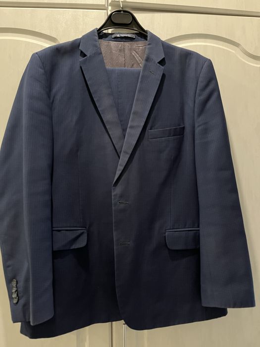 Отдам муж костюм за шоколадку