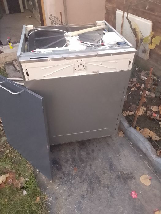 Vând mașina de spălat vase miele profesională