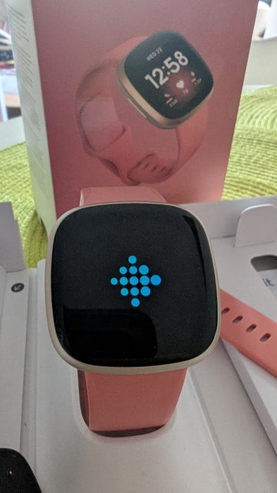 Fitbit VERSA 3 |Google|