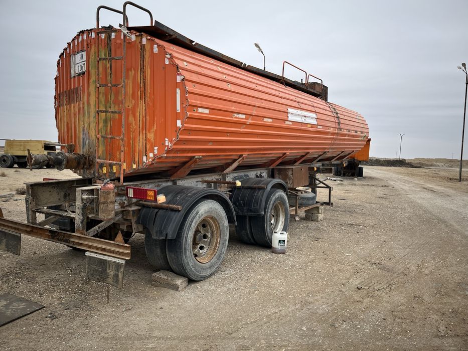 Нефтевоз 30 куб 2006 год