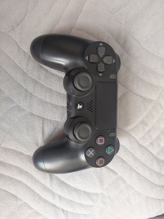 Продам джойстик PS4 DualShock 4 (б/у)