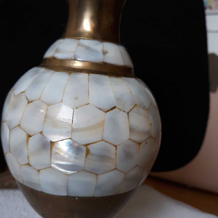 vaza din alama si sidef