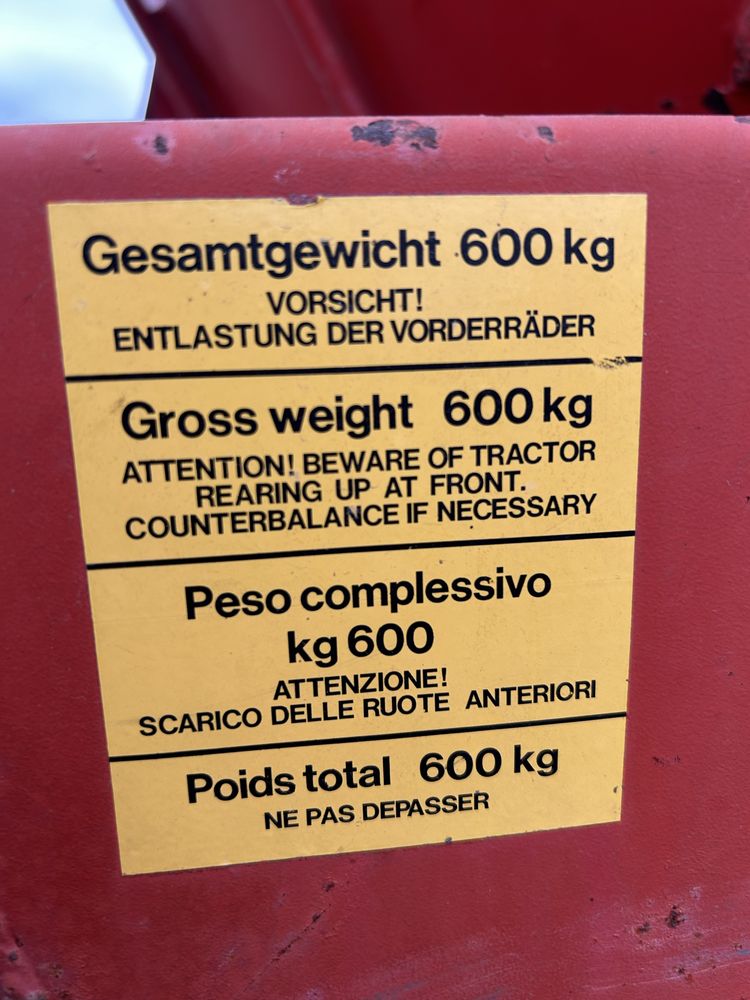 Schimb masina de imprastiat azot 600 kg cu plug două brazde