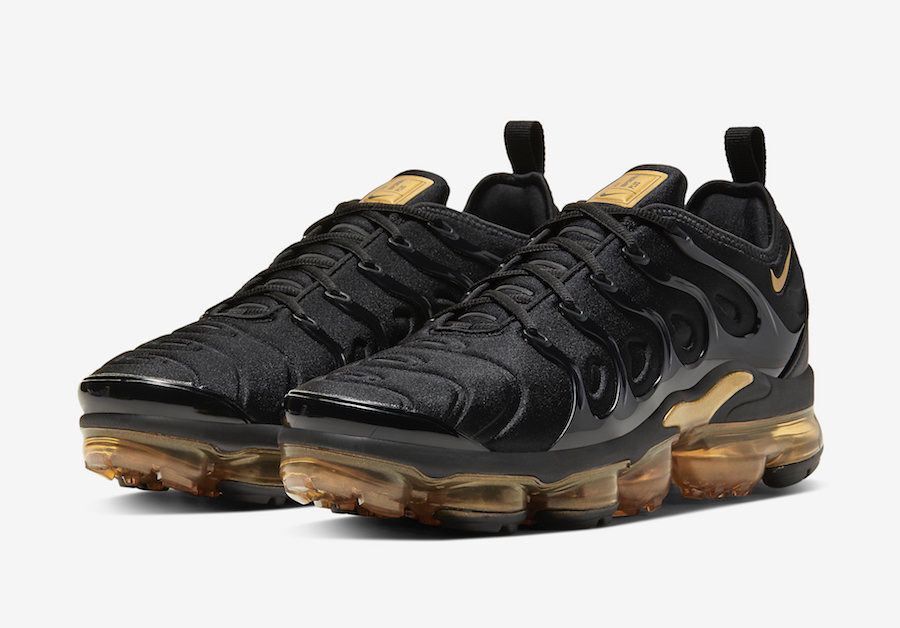 Nike VaporMax plus "Black/Metallic/Gold