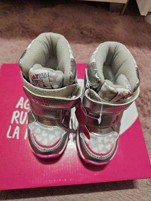 Agatha Ruiz de la Prada. Детски Апрески