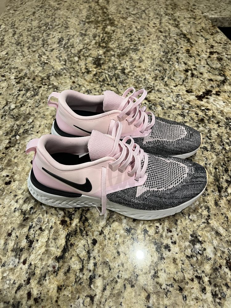 NIKE Маратонки 40,5 размер