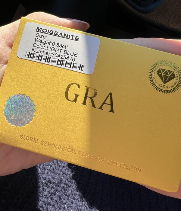 Cercei cruce cu moissanite