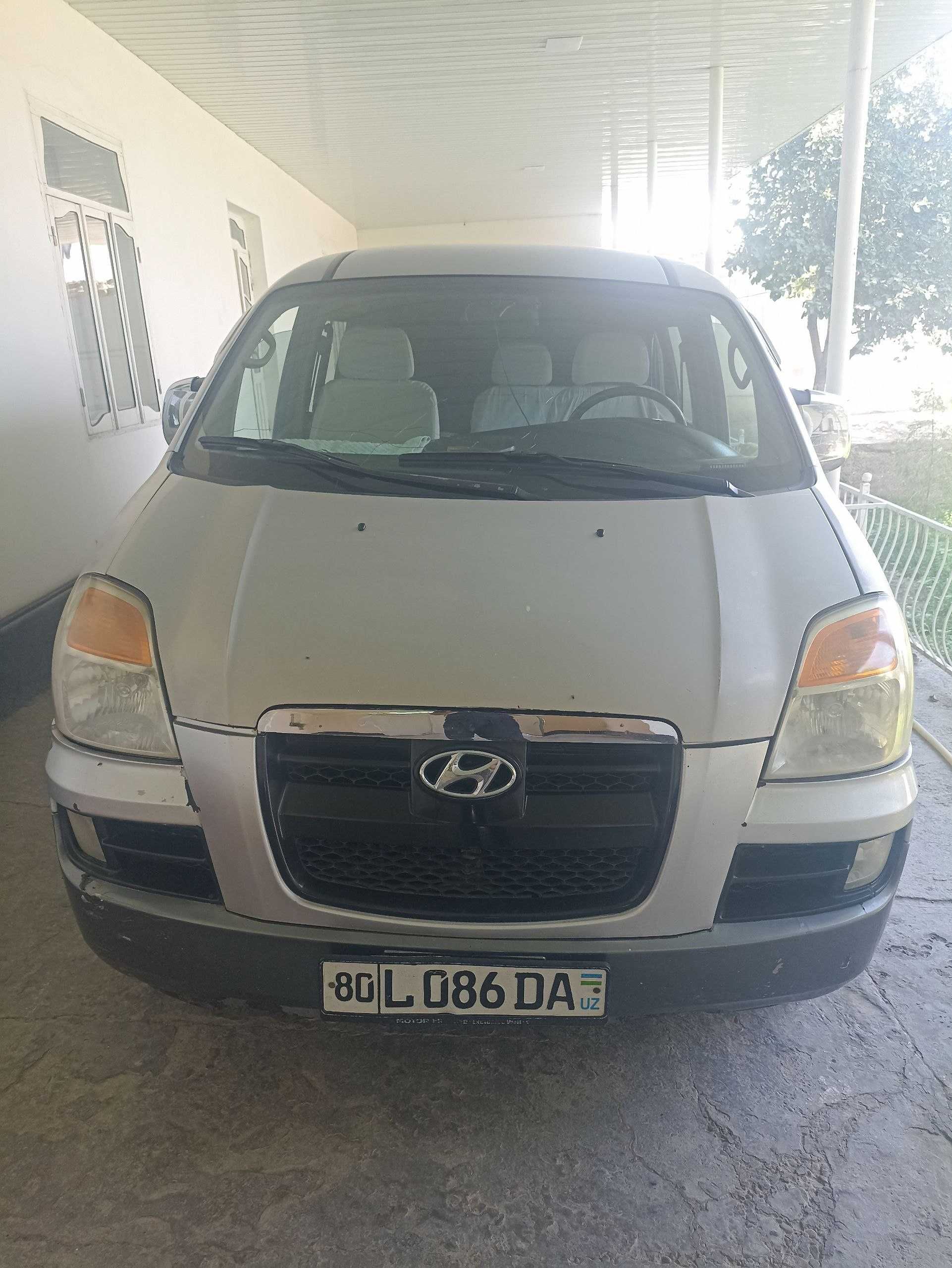 Hyunday Starex срочно сотилади