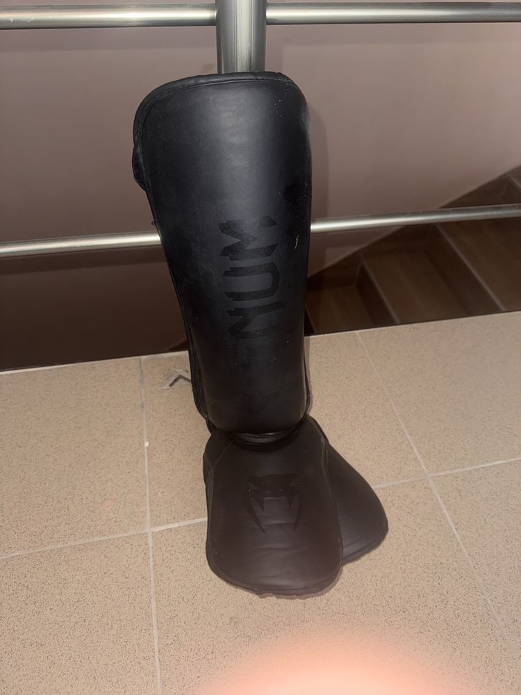 Протектори за крака Venum black
