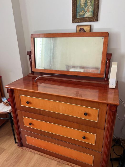 Dormitor lemn lacuit