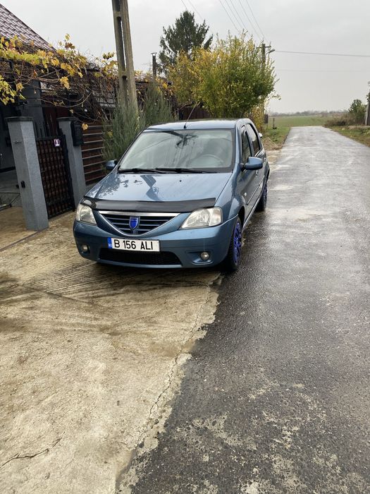 Vand logan 1.5d Proprietar în talon și carte