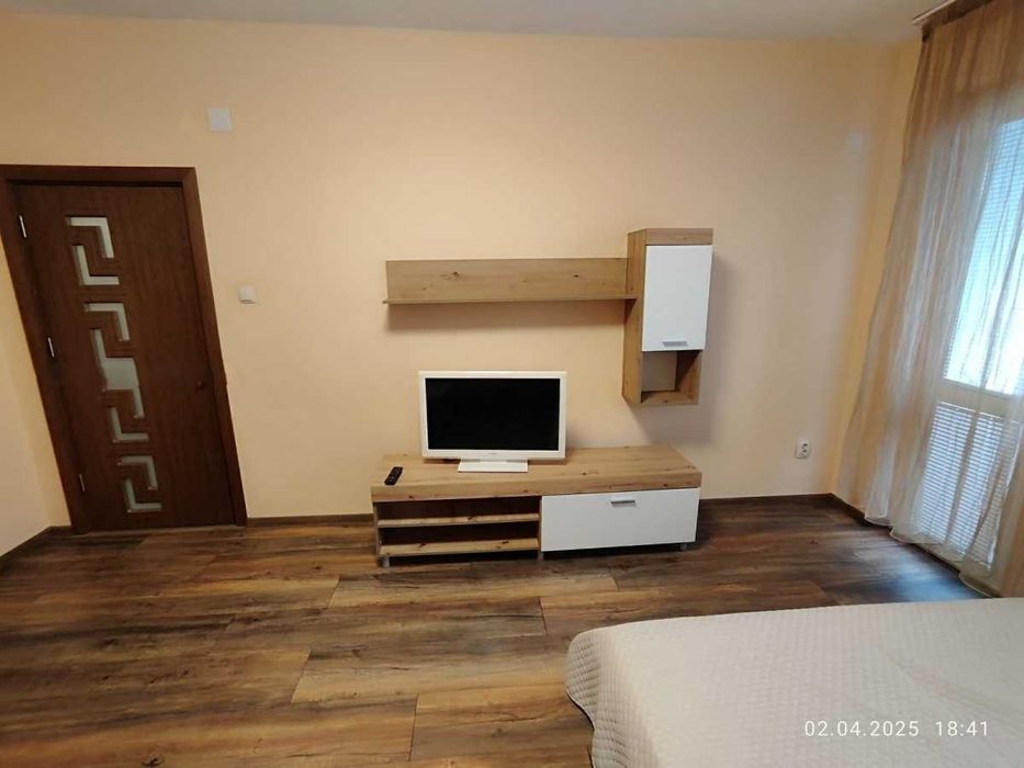 Дава се под наем Едностаен апартамент в София, Студентски град - 46 кв.м за 425 € - Снимка #3