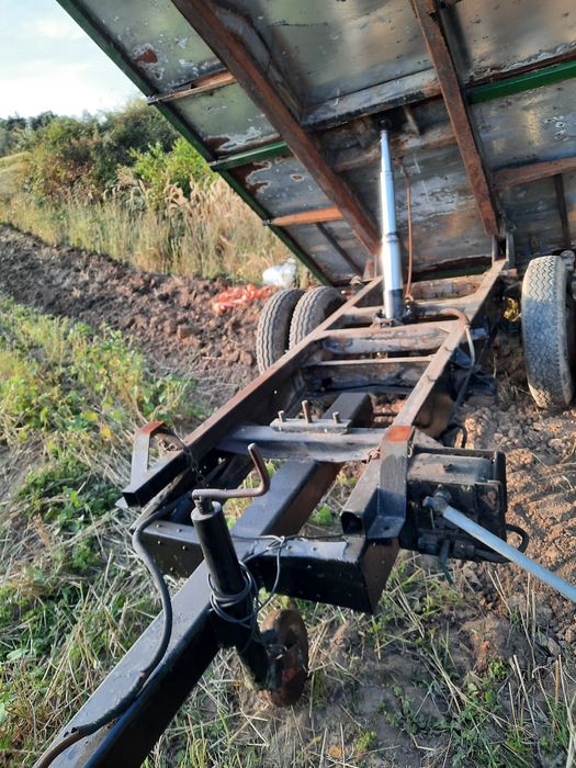 Vând remorca basculabila