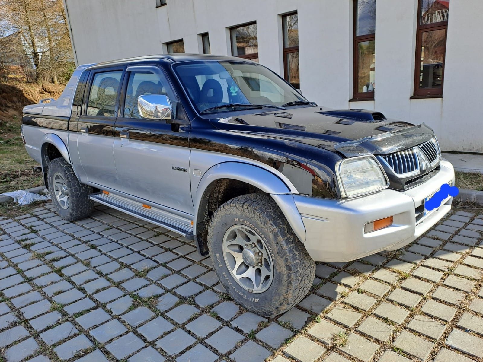 ~Mitsubishi L200 Model Dakar~