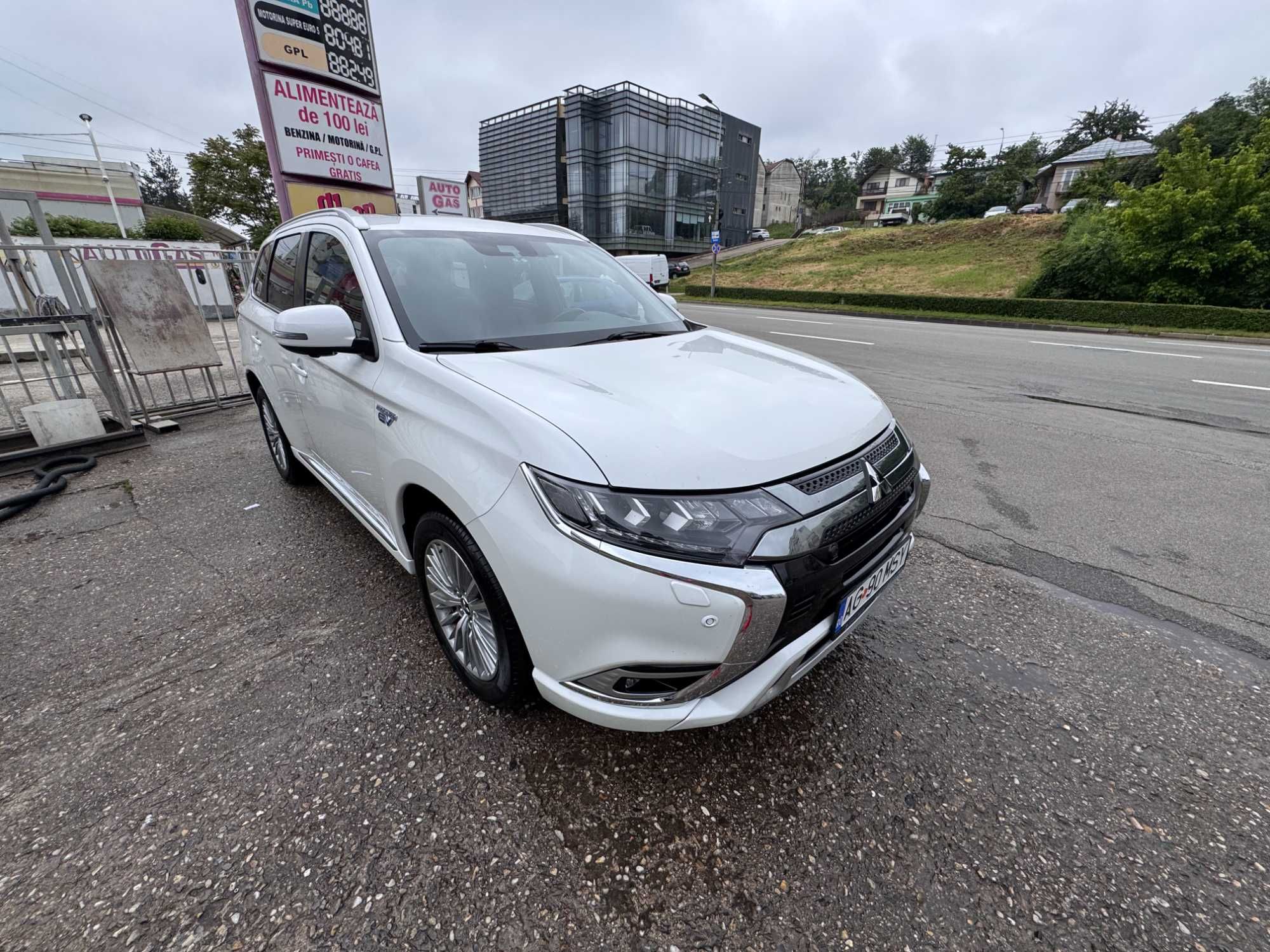 Vand Mitsubishi Outlander Instyle plug-in hybrid