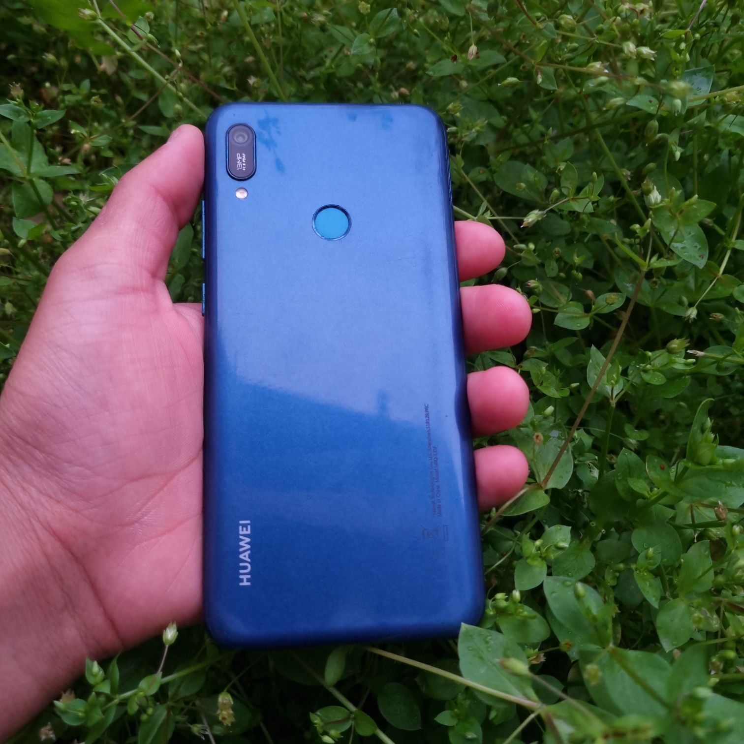 Huawei y6 sotiladi ideal karobka dakumentli