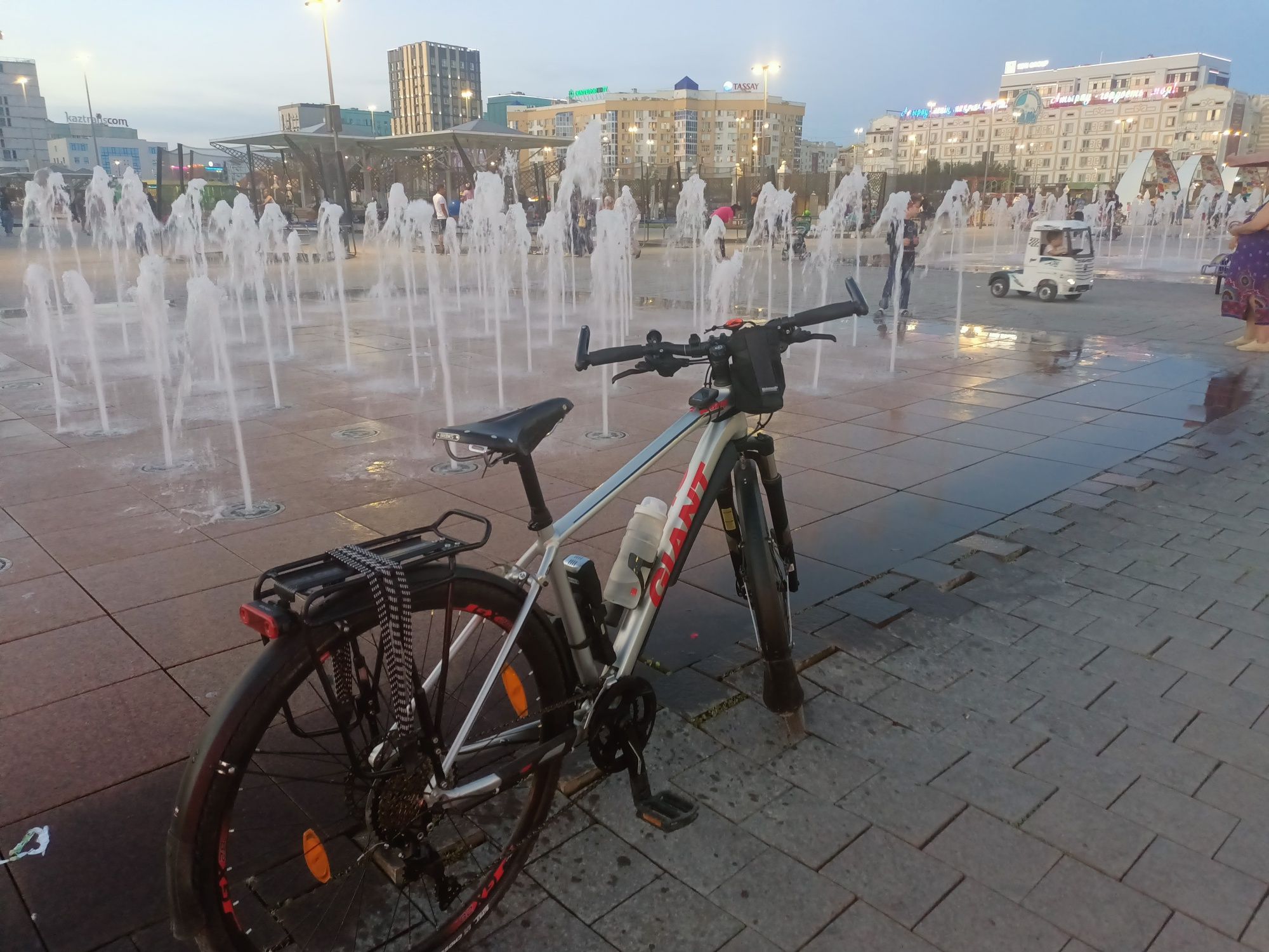 Велосипед гибрид грэвел Giant roam 1 disk Shimano deore m6100 shadow+